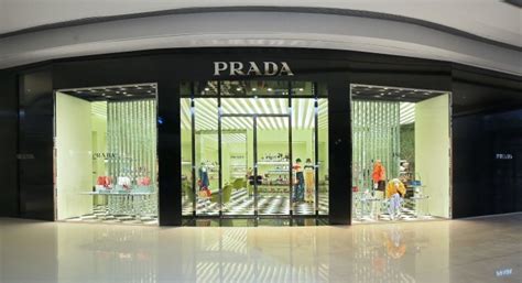 qaunti store prada ci sono in cina|Prada, la Cina e l’e.